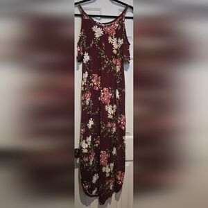 Grecerelle Maroon Floral Maxi Dress W/Cold Shoulders, Pockets, Side Slits Sz Med